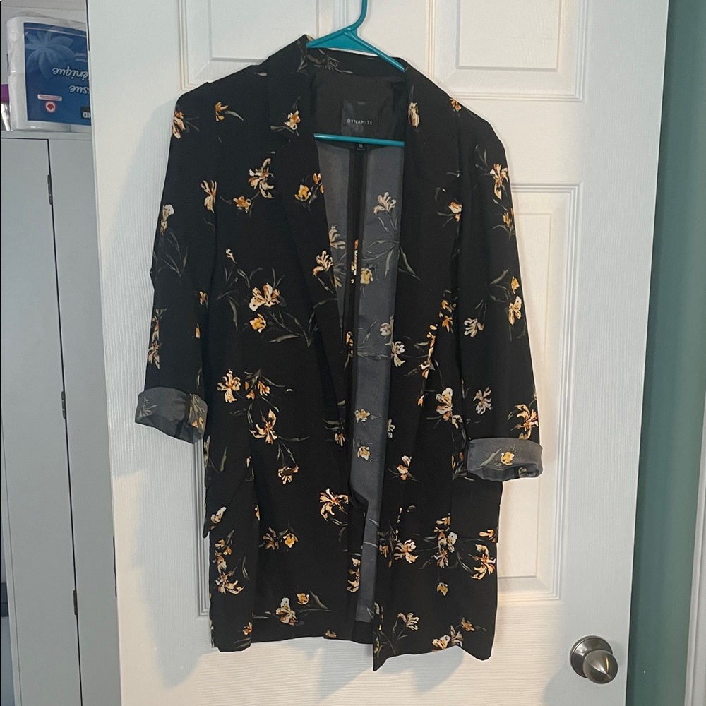 Dynamite Black Floral Blazer